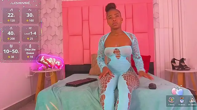 ashlleyray online show from April 13, 2026, 6:57 pm