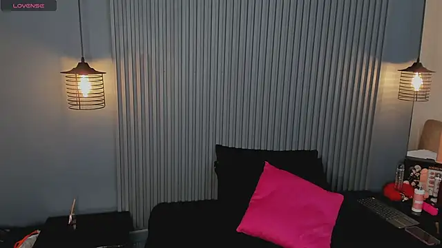 SusanaBell  online show from April 9, 2026, 8:58 pm