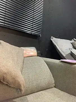 Snapshot of Daddies_Gurl chatting on April 5, 2026, 5:43 pm Daddies Gurl online show from April 5, 2026, 5:43 pm