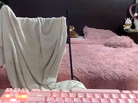 mommy-Milf online show from March 10, 2026, 8:47 pm