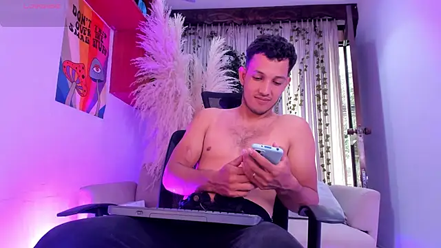 MaxiStanford online show from May 31, 2026, 8:43 pm