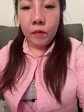 Snapshot of Mitao-6 chatting on May 11, 2026, 1:28 pm Mitao-6 online show from May 11, 2026, 1:28 pm