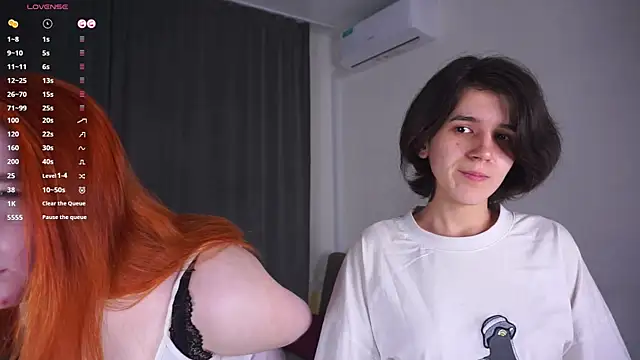 LenoreOlevera online show from April 4, 2026, 6:27 pm