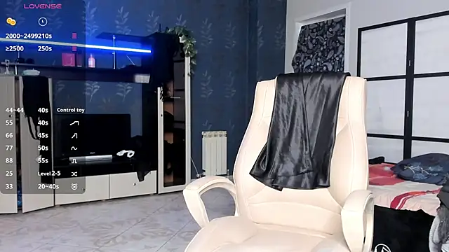 Lucky Milf online show from May 6, 2026, 10:53 am