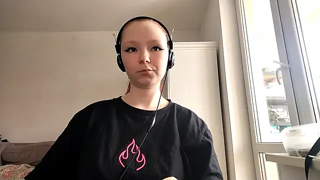 velyraxis online show from March 3, 2026, 12:00 pm