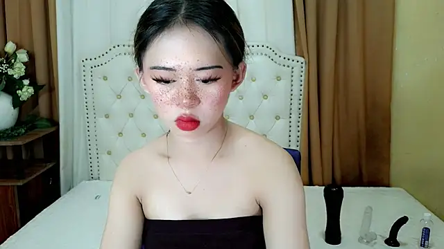 Snapshot of Seductive_sophie chatting on June 25, 2026, 4:01 am Seductive sophie online show from June 25, 2026, 4:01 am