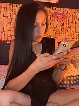 anamaria04 online show from May 17, 2026, 10:06 pm