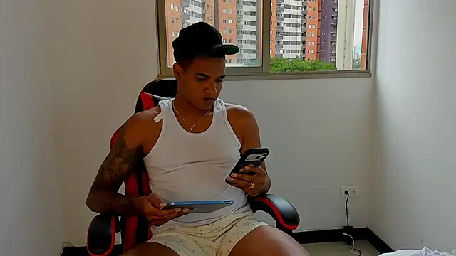 Mnell28 online show from April 10, 2026, 9:41 pm