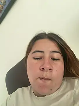Zoe Luxxe  online show from May 28, 2026, 7:11 pm