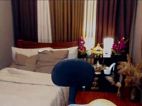 Snapshot of KieraLee chatting on March 2, 2026, 7:32 pm KieraLee online show from March 2, 2026, 7:32 pm