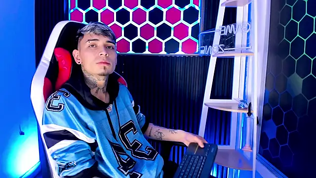 Max Hader  online show from April 12, 2026, 3:11 am