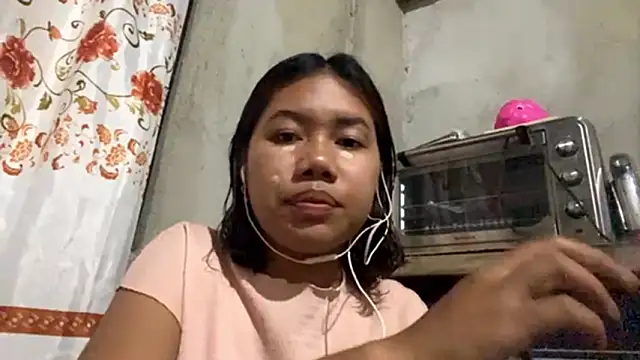 Snapshot of MatildaMozick chatting on March 3, 2026, 9:53 pm MatildaMozick online show from March 3, 2026, 9:53 pm