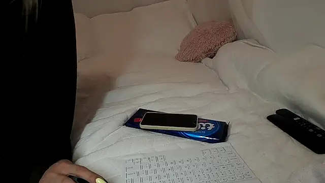 HiddenPearl online show from April 15, 2026, 8:09 pm