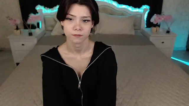 Snapshot of llittle-peachh chatting on March 2, 2026, 5:42 pm llittle-peachh online show from March 2, 2026, 5:42 pm