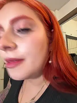 Emma Q0 online show from April 3, 2026, 1:14 am