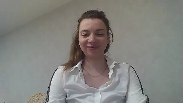 Snapshot of Luna2547 chatting on March 21, 2026, 6:22 pm Luna2547 online show from March 21, 2026, 6:22 pm