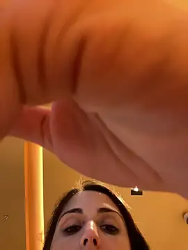 sweetwanda online show from April 4, 2026, 8:50 pm