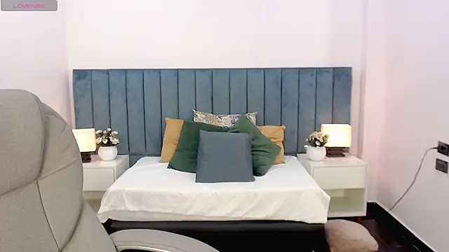 taylor kelsiee online show from March 18, 2026, 1:03 pm