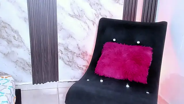 Nina vegas online show from June 3, 2026, 2:33 pm