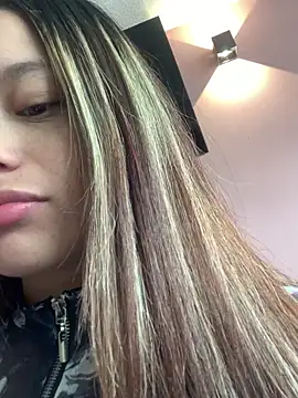 Baby Pink Love online show from March 5, 2026, 8:05 pm