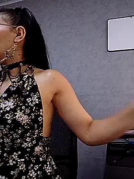 jaade doll online show from March 3, 2026, 2:34 pm