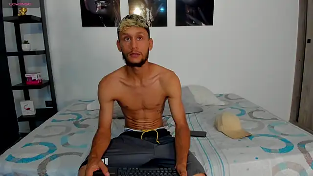 Snapshot of TedyX99 chatting on April 4, 2026, 9:12 pm TedyX99 online show from April 4, 2026, 9:12 pm