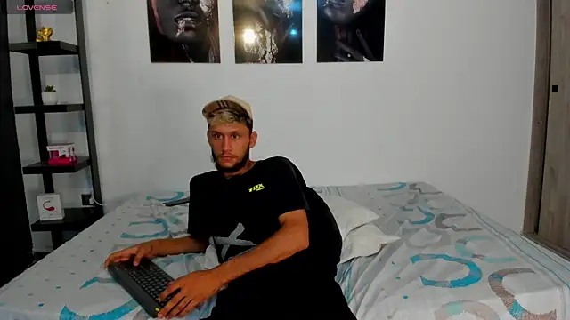 Snapshot of TedyX99 chatting on April 5, 2026, 10:12 am TedyX99 online show from April 5, 2026, 10:12 am