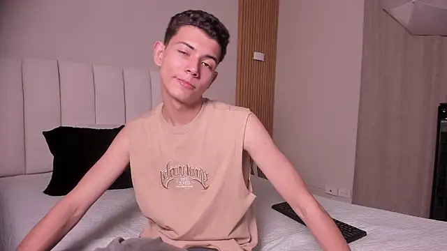 nicocrown online show from March 12, 2026, 8:37 pm