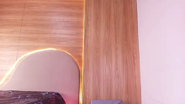 kiara lp online show from April 18, 2026, 3:10 am