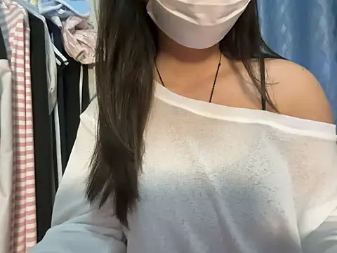 Snapshot of Titi-005 chatting on April 11, 2026, 9:35 am Titi-005 online show from April 11, 2026, 9:35 am