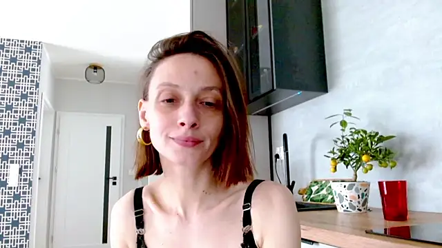 misssweet online show from June 19, 2026, 10:41 am