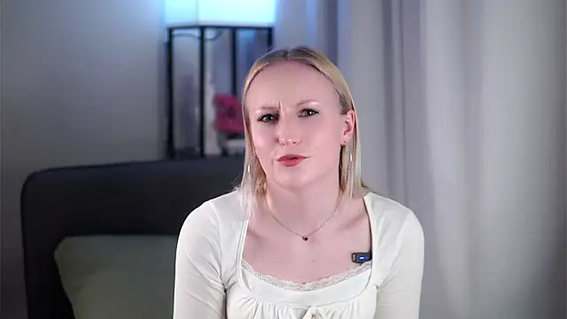 CatarinaGulla online show from March 23, 2026, 1:04 pm