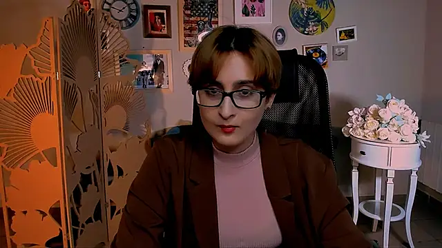 LixeLuna online show from April 8, 2026, 6:24 am