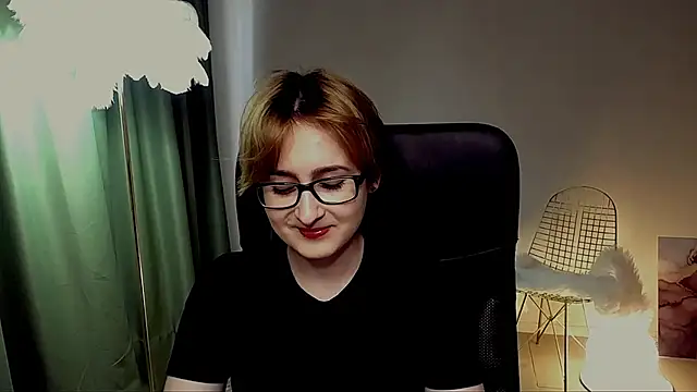 LixeLuna online show from May 13, 2026, 6:33 am