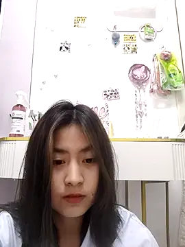 Yunhan 27 online show from March 5, 2026, 3:41 pm