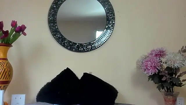 Maye Milf  online show from March 4, 2026, 12:44 pm