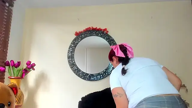 Maye Milf  online show from March 21, 2026, 12:32 pm