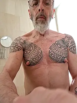 XXX666HEIL online show from March 26, 2026, 11:27 am