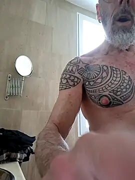 XXX666HEIL online show from April 14, 2026, 12:44 pm