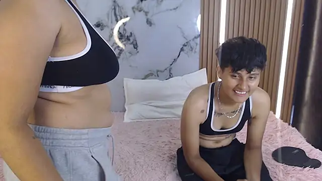 vicky wel online show from April 17, 2026, 7:50 pm