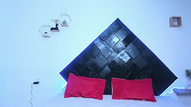 Dark Valentino  online show from March 10, 2026, 4:06 am