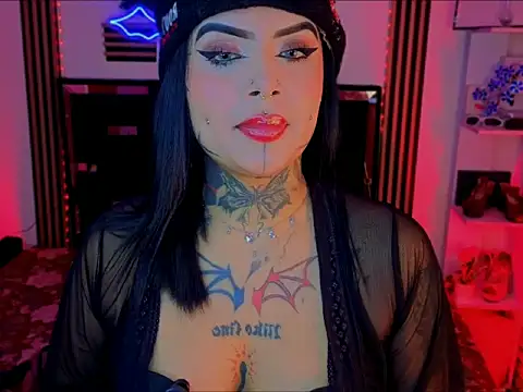 LauriInk1 online show from May 7, 2026, 11:21 pm