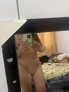 la rojita069 online show from March 25, 2026, 9:54 pm