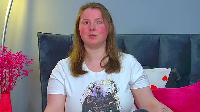 MelodyMoores online show from May 27, 2026, 6:43 am
