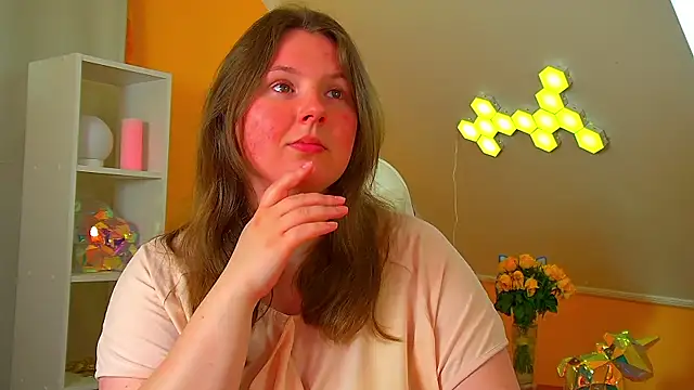 MelodyMoores online show from July 24, 2026, 6:33 am