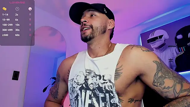 Snapshot of NikoHank_ chatting on June 6, 2026, 7:35 am NikoHank online show from June 6, 2026, 7:35 am