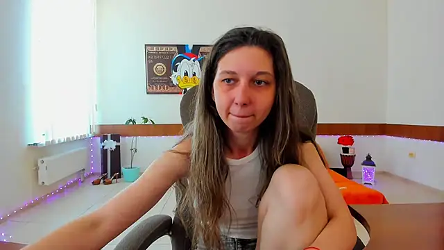 Ellina Star online show from April 14, 2026, 8:09 am