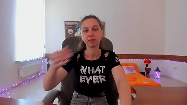Snapshot of Ellina_Star chatting on July 6, 2026, 8:22 am Ellina Star online show from July 6, 2026, 8:22 am