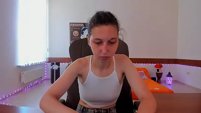 Snapshot of Ellina_Star chatting on July 8, 2026, 8:19 am Ellina Star online show from July 8, 2026, 8:19 am
