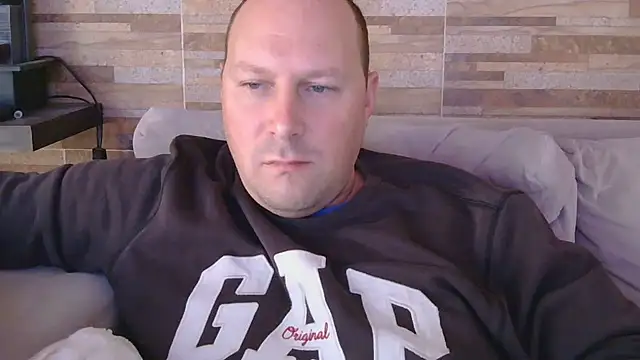 Snapshot of lustonfan chatting on June 19, 2026, 11:58 am lustonfan online show from June 19, 2026, 11:58 am